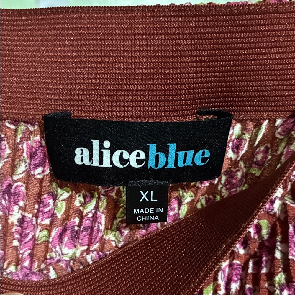 Alice Blue Floral Midi Skirt in Pink - Picture 3 of 3